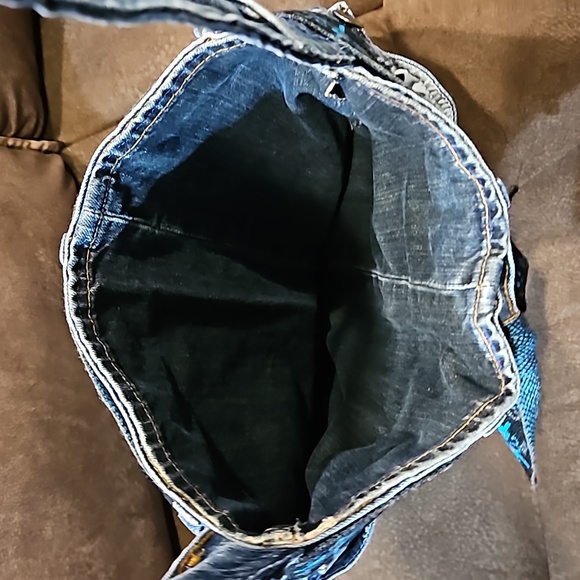🎇NEW DESIGN! "ONE KIND DENIM Co." UPCYCLED DENIM JEANS FRINGED SHOULDER BAG $48 - Picture 10 of 11